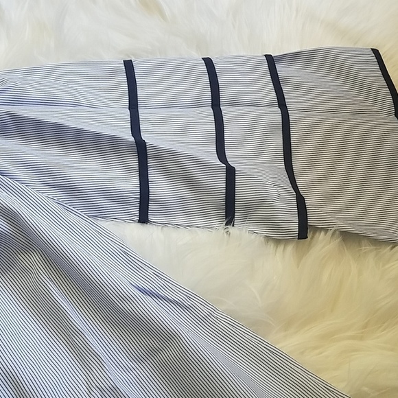 Navy Shirred Off the Shoulder Top - Picture 4 of 4